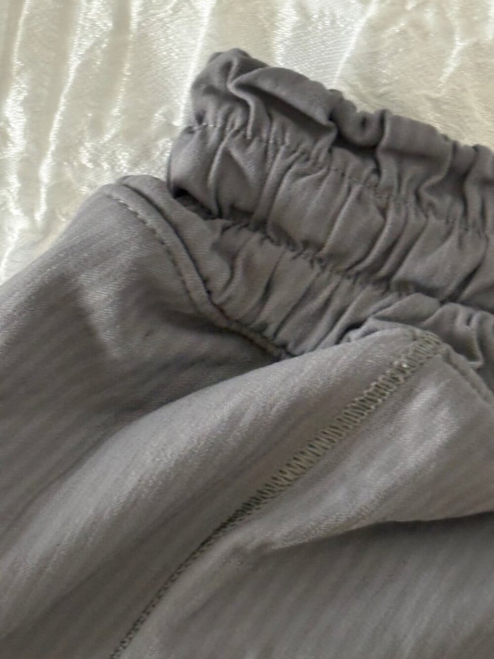 Lululemon Hotty Hot Low Rise Shorts II 2.5" Dark Carbon Running Swift 6 S - Picture 7 of 11